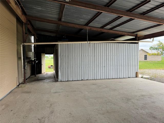 21000 Cameron RD, Coupland, TX 78615