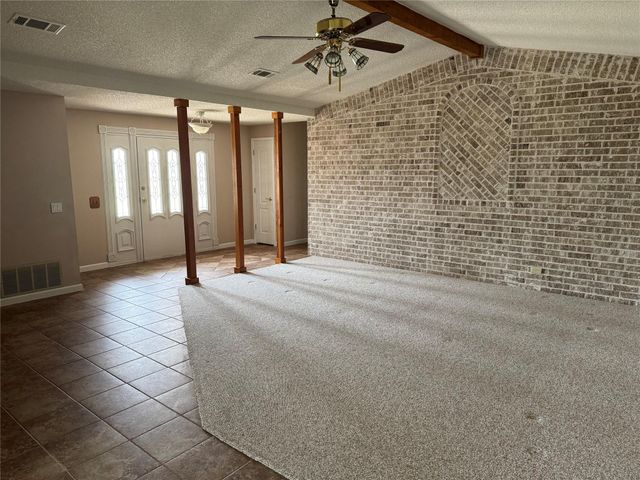 21000 Cameron RD, Coupland, TX 78615