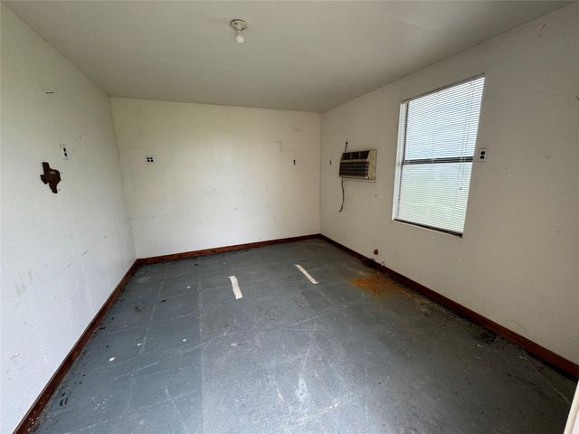 21000 Cameron RD, Coupland, TX 78615