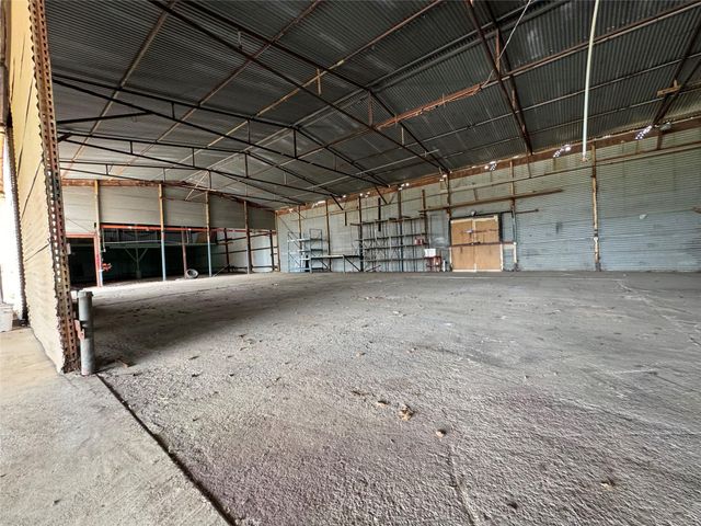 21000 Cameron RD, Coupland, TX 78615