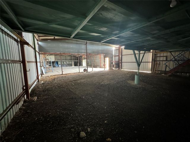 21000 Cameron RD, Coupland, TX 78615
