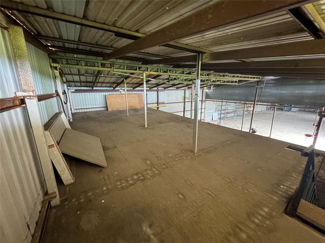21000 Cameron RD, Coupland, TX 78615
