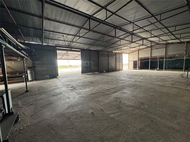 21000 Cameron RD, Coupland, TX 78615