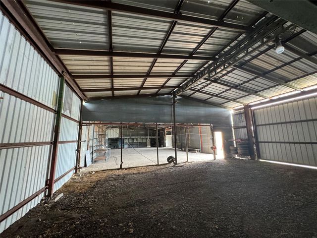 21000 Cameron RD, Coupland, TX 78615