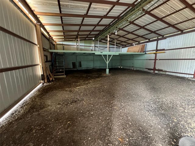 21000 Cameron RD, Coupland, TX 78615
