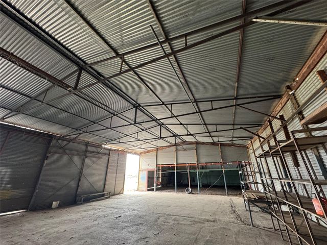 21000 Cameron RD, Coupland, TX 78615