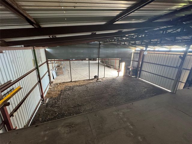 21000 Cameron RD, Coupland, TX 78615