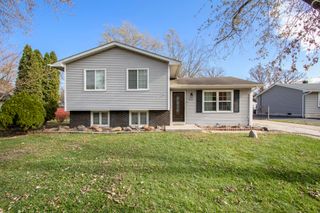 8521 Morse Place, Crown Point, IN 46307