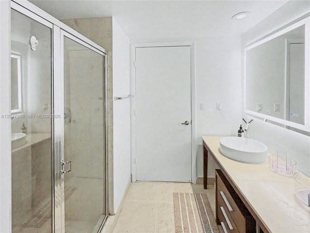 465 Brickell Ave 1605, Miami, FL 33131
