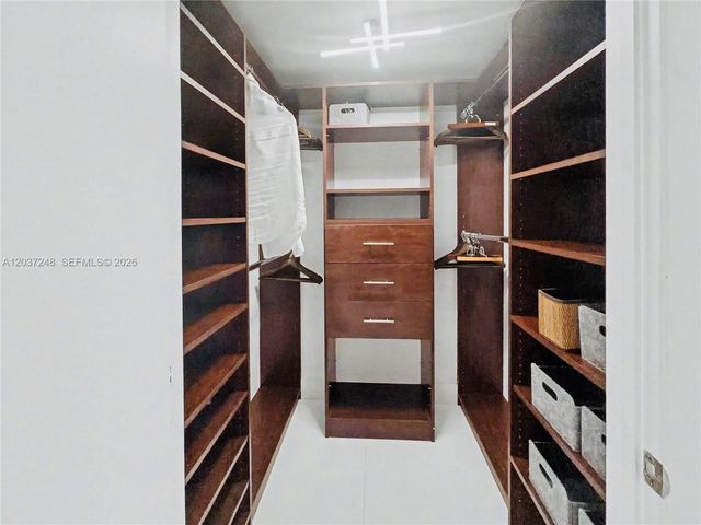 465 Brickell Ave 1605, Miami, FL 33131