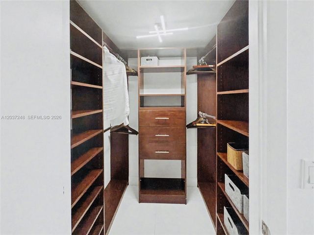465 Brickell Ave 1605, Miami, FL 33131