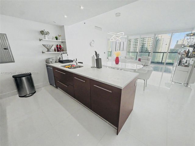 465 Brickell Ave 1605, Miami, FL 33131
