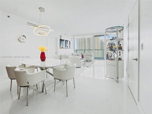 465 Brickell Ave 1605, Miami, FL 33131