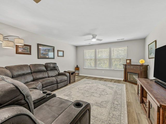 4131 Crest Ridge Lane, Boiling Springs, SC 29316