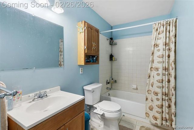 21456 Flanders Street, Farmington Hills, MI 48335