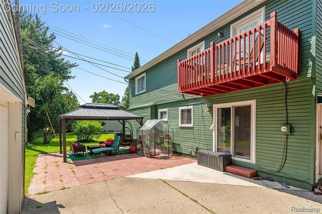 21456 Flanders Street, Farmington Hills, MI 48335