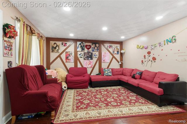 21456 Flanders Street, Farmington Hills, MI 48335