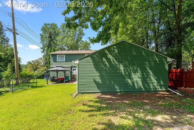 21456 Flanders Street, Farmington Hills, MI 48335