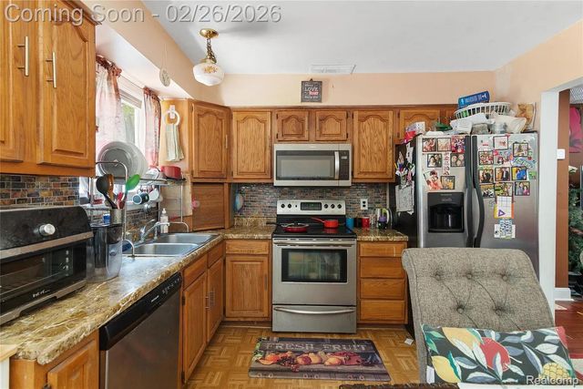 21456 Flanders Street, Farmington Hills, MI 48335