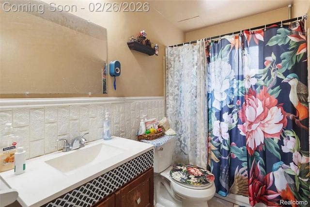 21456 Flanders Street, Farmington Hills, MI 48335