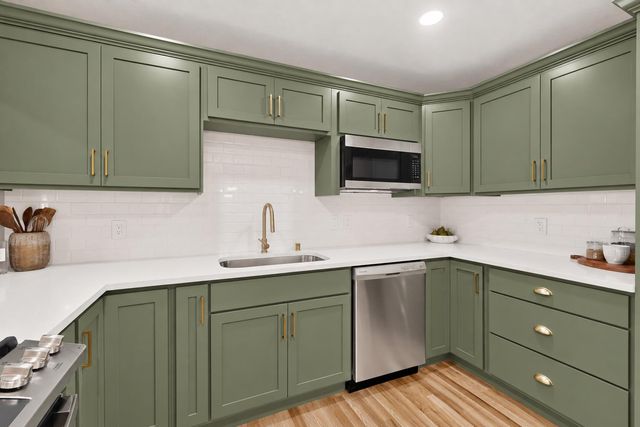 2438 Hendola Drive NE, Albuquerque, NM 87110