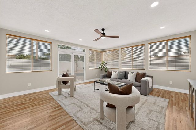 2438 Hendola Drive NE, Albuquerque, NM 87110