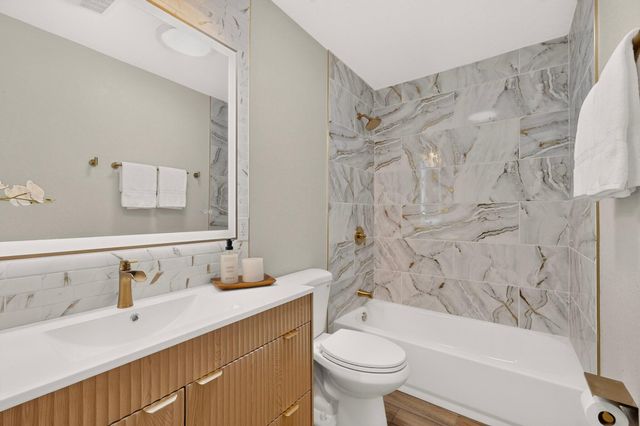 2438 Hendola Drive NE, Albuquerque, NM 87110