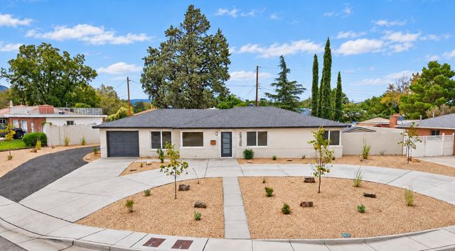 2438 Hendola Drive NE, Albuquerque, NM 87110