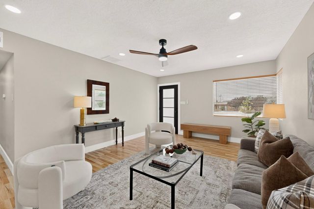 2438 Hendola Drive NE, Albuquerque, NM 87110