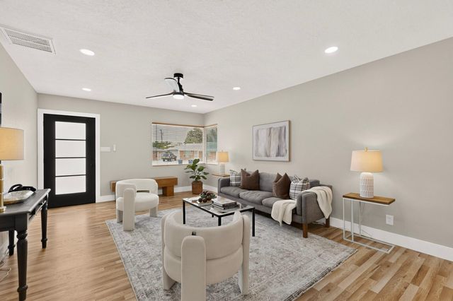 2438 Hendola Drive NE, Albuquerque, NM 87110