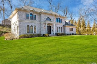 26 Spring Lane, Great Neck, NY 11024
