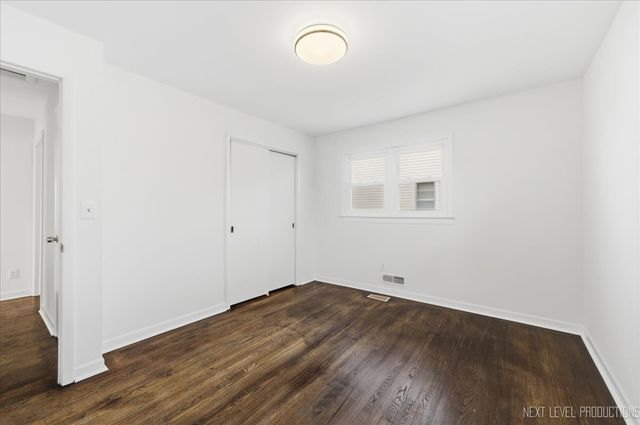 208 W State Street, North Aurora, IL 60542