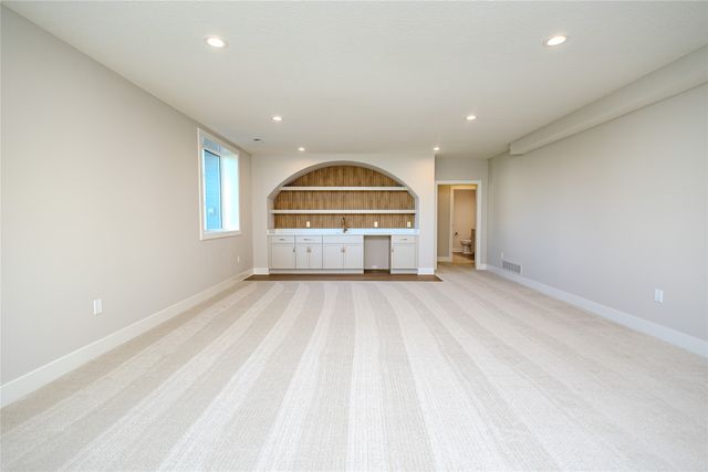 275 NW Montego Court, Waukee, IA 50263