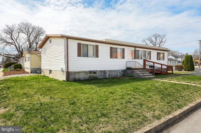 77 2ND AVE, Hanover, PA 17331