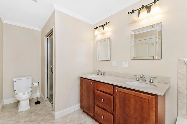 68 Waverley Avenue 2, Newton, MA 02458