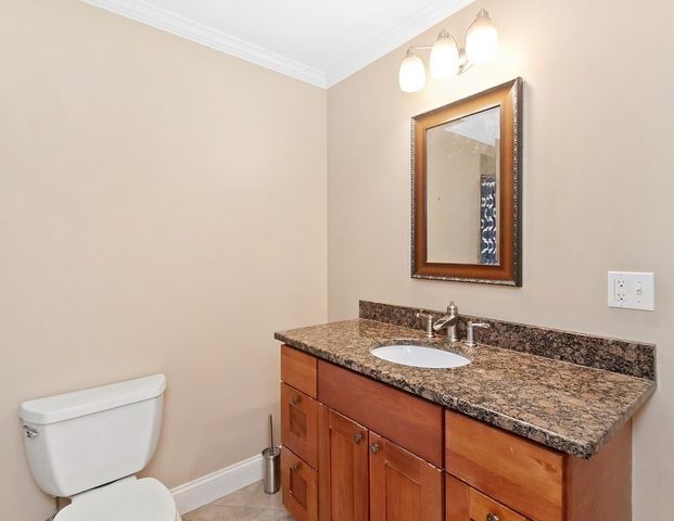68 Waverley Avenue 2, Newton, MA 02458