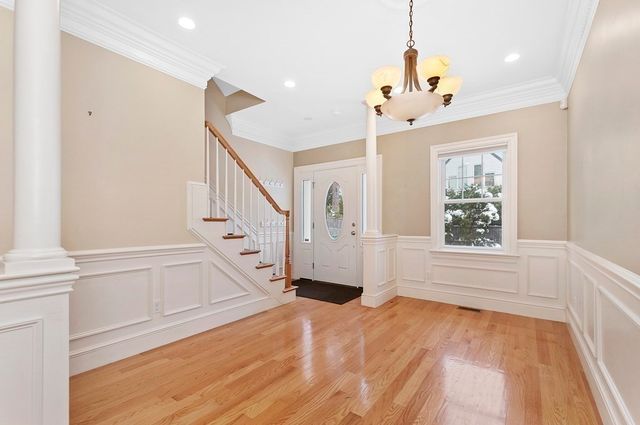 68 Waverley Avenue 2, Newton, MA 02458