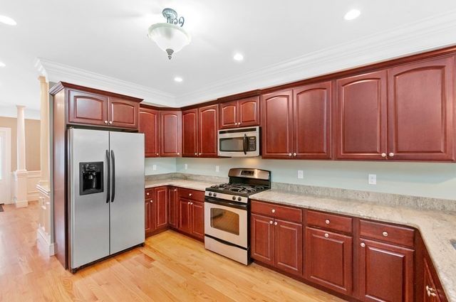 68 Waverley Avenue 2, Newton, MA 02458