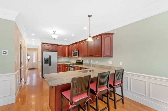 68 Waverley Avenue 2, Newton, MA 02458