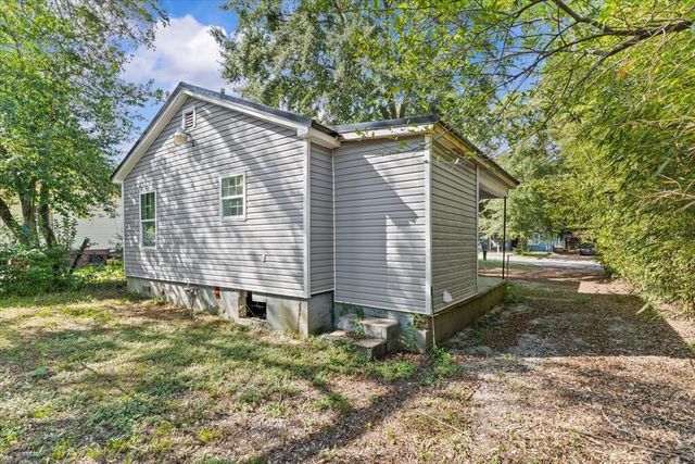105 W Spring St, Dothan, AL 36303