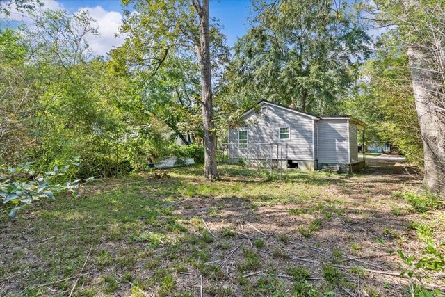 105 W Spring St, Dothan, AL 36303