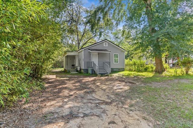 105 W Spring St, Dothan, AL 36303