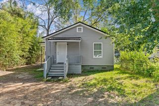 105 W Spring St, Dothan, AL 36303