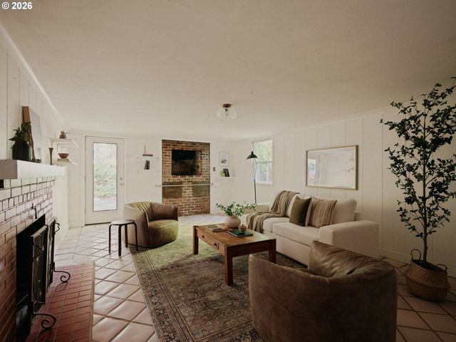 601 Sw CHESTNUT St, Portland, OR 97219
