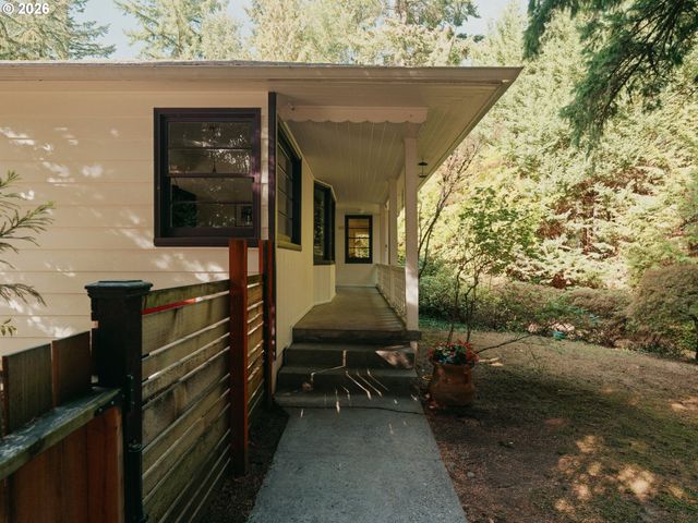 601 Sw CHESTNUT St, Portland, OR 97219