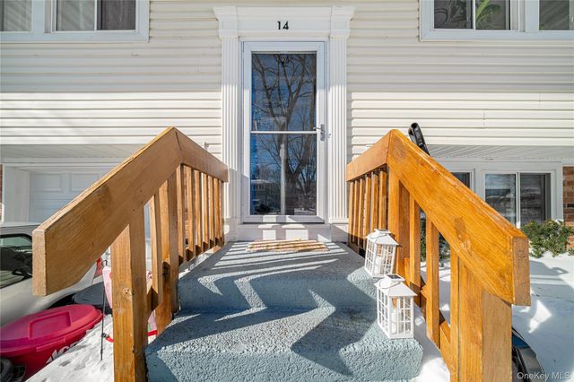 14 Pheasant Lane, East Setauket, NY 11733