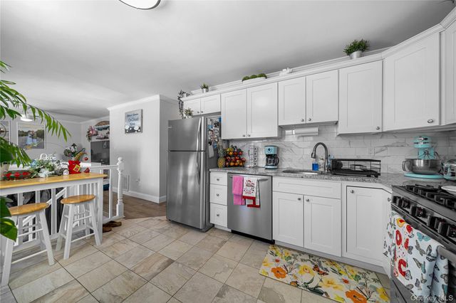 14 Pheasant Lane, East Setauket, NY 11733