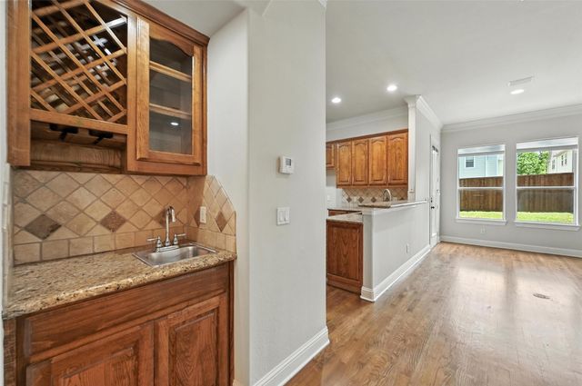 6115 Belmont Avenue, Dallas, TX 75214