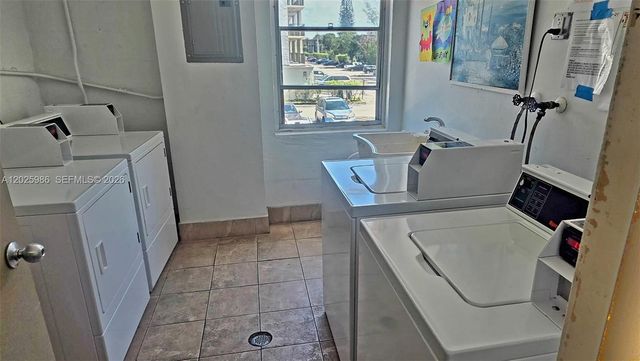 2999 NW 48th Ave 246, Lauderdale Lakes, FL 33313