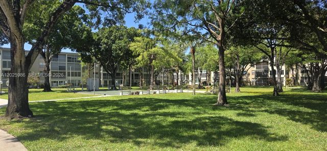 2999 NW 48th Ave 246, Lauderdale Lakes, FL 33313